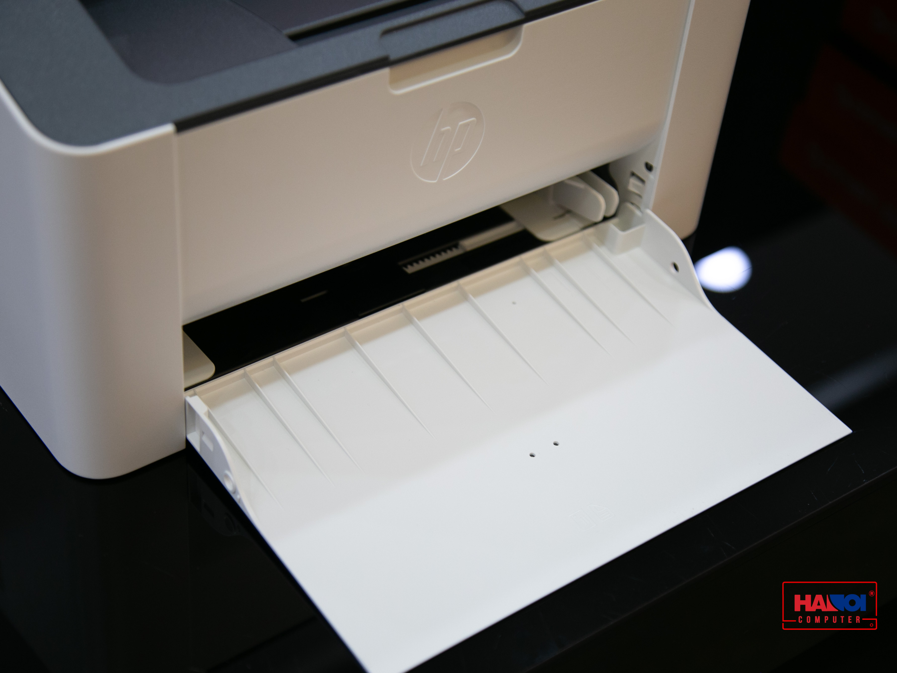 Khay giấy lớn cùng tốc độ in ấn tượng của Máy in HP Laser 107a (4ZB77A)